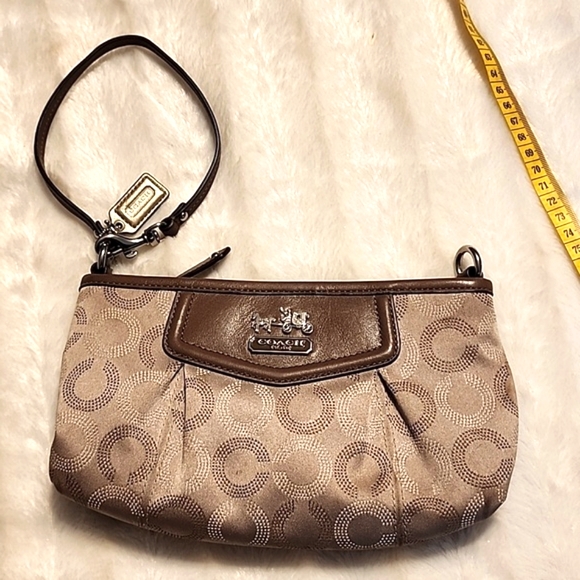 Authentic COACH wristlet - Picture 6 of 8